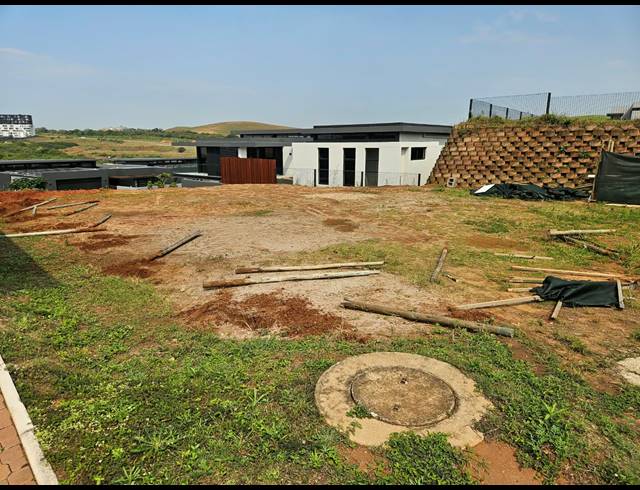 692M² VACANT LAND FOR SALE IN SIBAYA PRECINCT